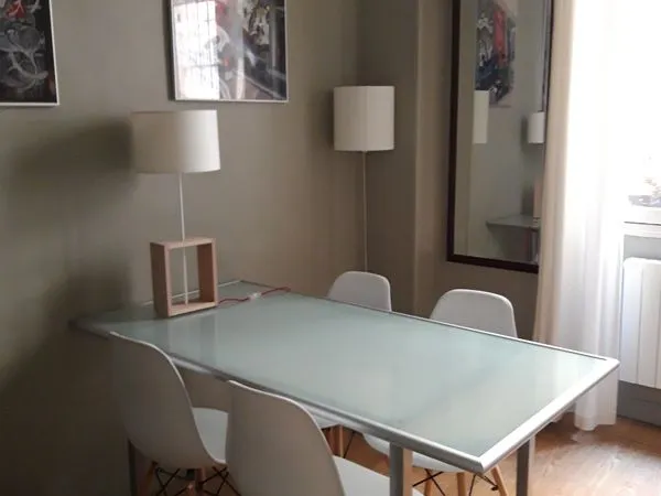 Location d'une surface de bureaux de 42m2 / 3 pièces modulables proche métro Villiers et St Lazare
