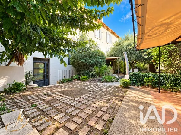 Maison 7 pièces 270 m²