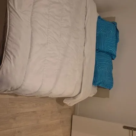 Chambre pour fille à louer