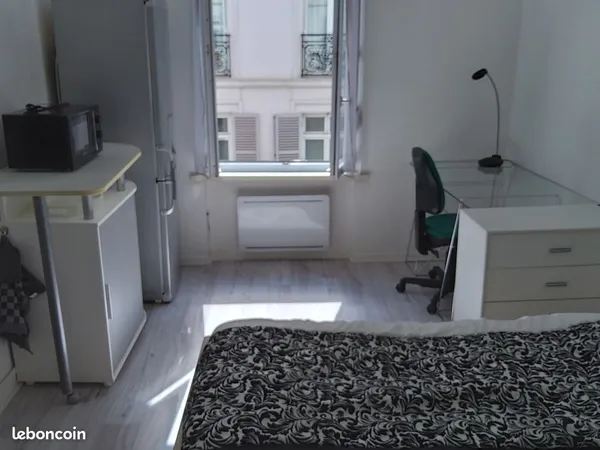 Studio centre-ville meuble à 2 minutes à pied de la rue de Vesle