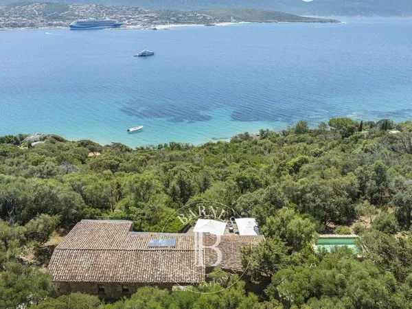 Villa 240 m²