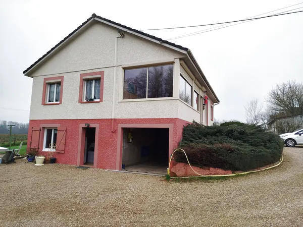 VILLA DE 1980 DE 120M2 AVEC SOUS SOL COMPLET