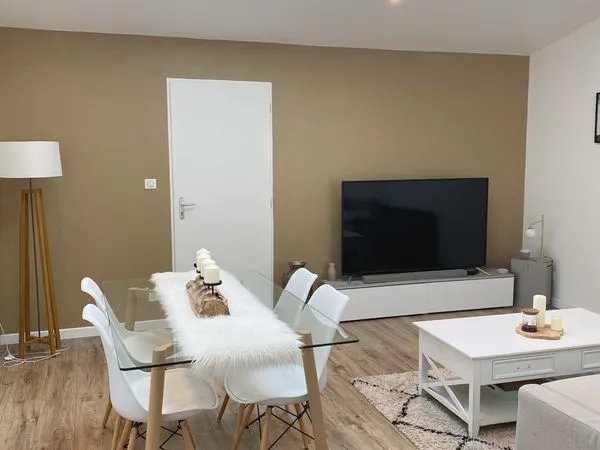 Maison T4 de 76 m² totalement rénovée avec garage terrain et terrasse