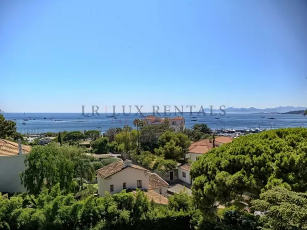Belle villa avec vue mer / Versant Ouest du Cap d'Antibes