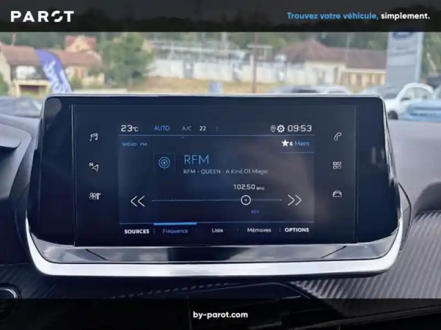 Peugeot 2008 1.2 puretech 100ch s&amp;s allure pack — photo 4
