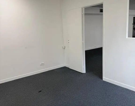 Bureaux/Locaux professionnels 74 m²