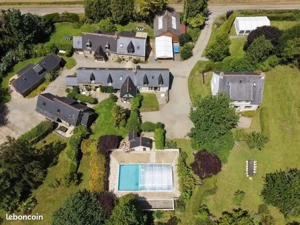 Maison 30 pièces 671 m²