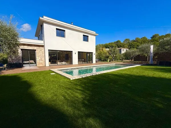 Maison 6 pièces 160 m²