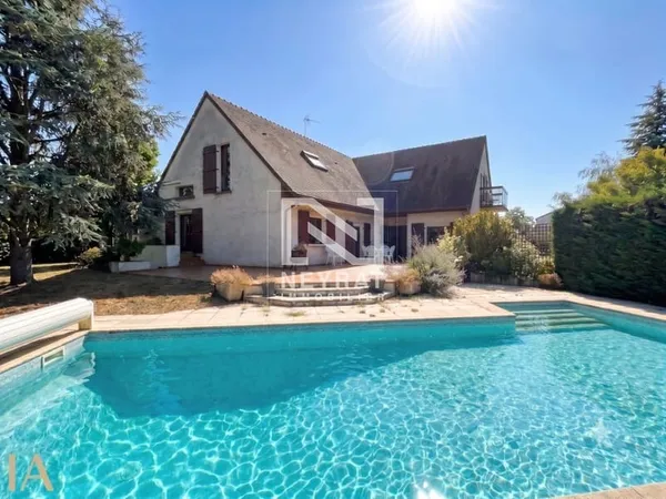 Villa d'architecte de 239m² SAINT MARCEL