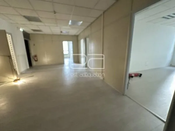 Bureaux 570 m²