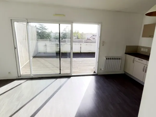 Loue appartement T3 duplex avec terrasse