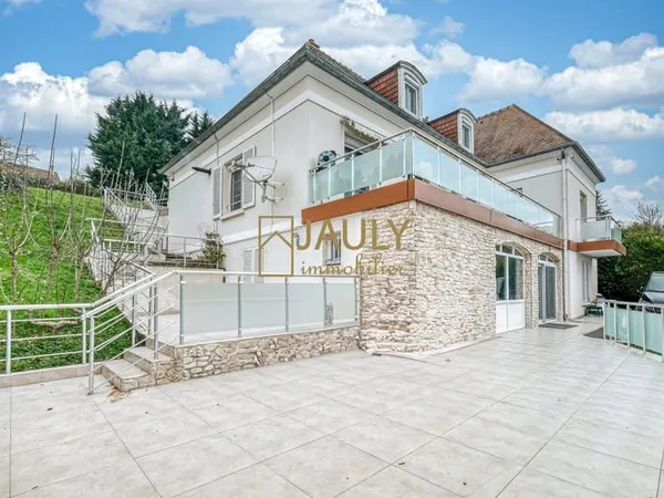 Proche Gare propriété 340 m² sur 1850 m² - 5 ch.