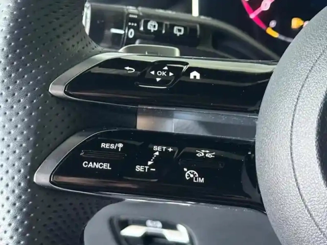 Mercedes Glc 300 e  hybrid eq 4matic am — photo 44