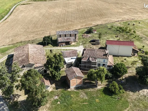 Propriété 9 pièces 262 m²