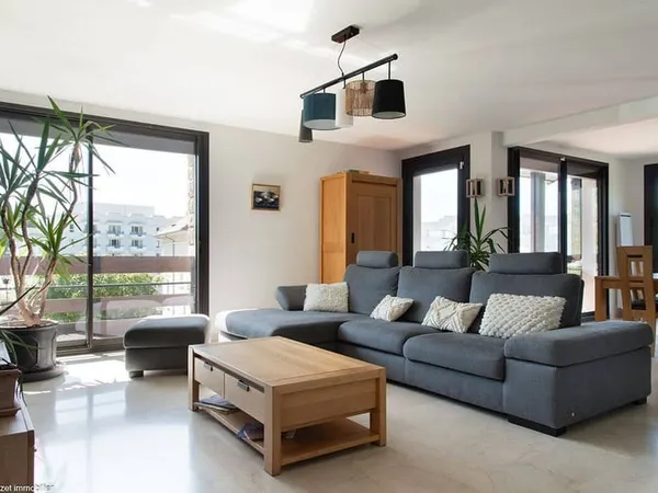 Villa 8 pièces 211 m²