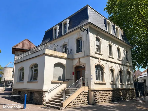 Lure centre - Immeuble de caractère 284 m² - Ancienne étude notariale
