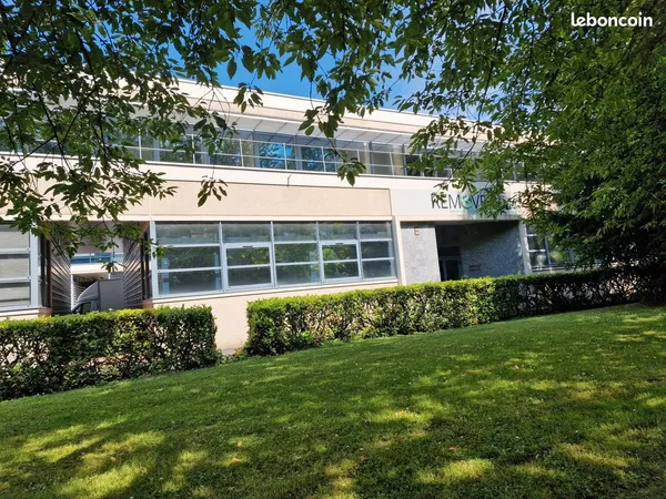 BUREAUX À VENDRE - 163 m² - CROISSY-BEAUBOURG (77)
