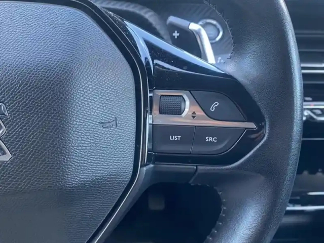 Peugeot 208 ii puretech 100 s&amp;s eat8 allure — photo 8