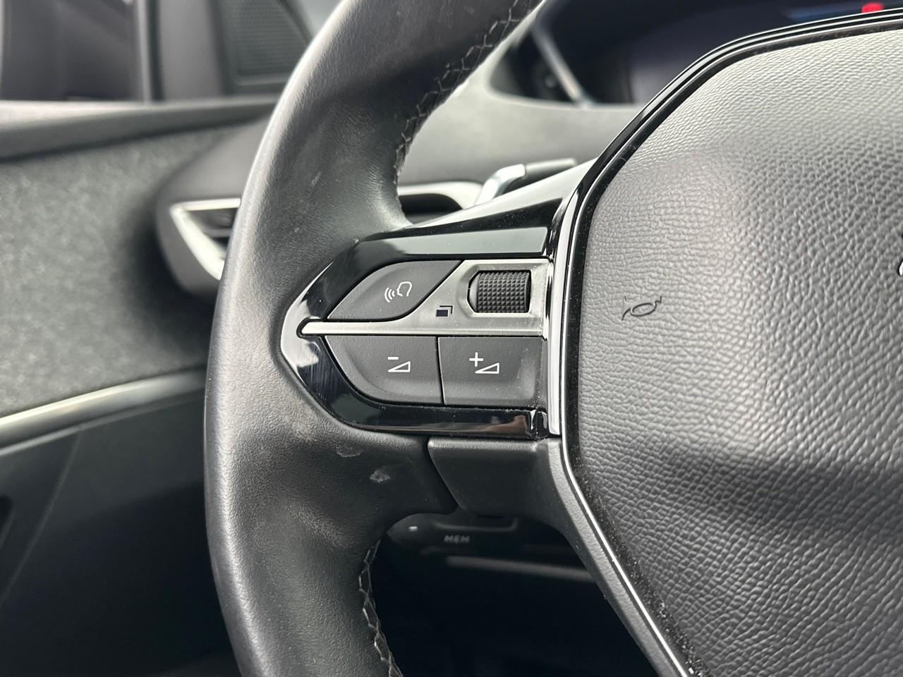 Peugeot 3008 hybrid 225 e-eat8 allure pack — photo 17