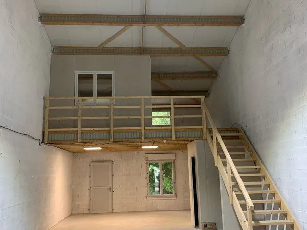 Local 120 m2 bureaux + depot