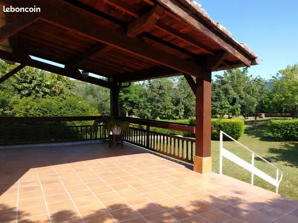 Maison T4 de plain-pied 228 m², dont 114 m² habitables
