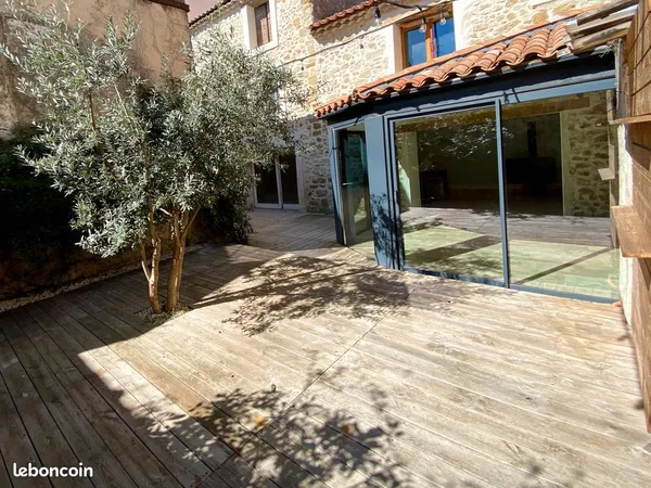 Maison de village en pierre avec cour intérieure - 110 m² - 3 chambres - Aubignan