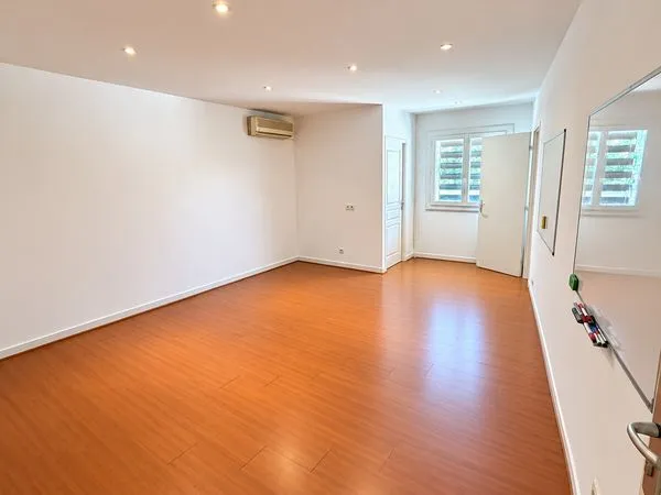 Location Pro / Local 49m² / PERPIGNAN