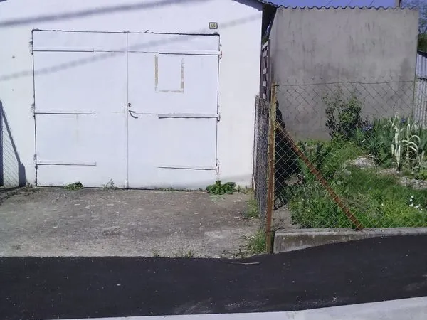 Garage et son jardin