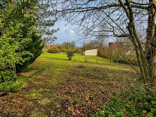 Terrain à bâtir de 240 m² à MAURECOURT (78)