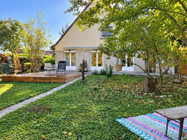 Coup de coeur assuré : maison rénovée, jardin 619m²