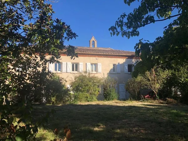 Maison 10 pièces 360 m²