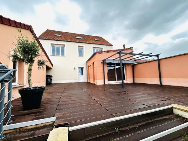 Maison 8 pièces 190 m²