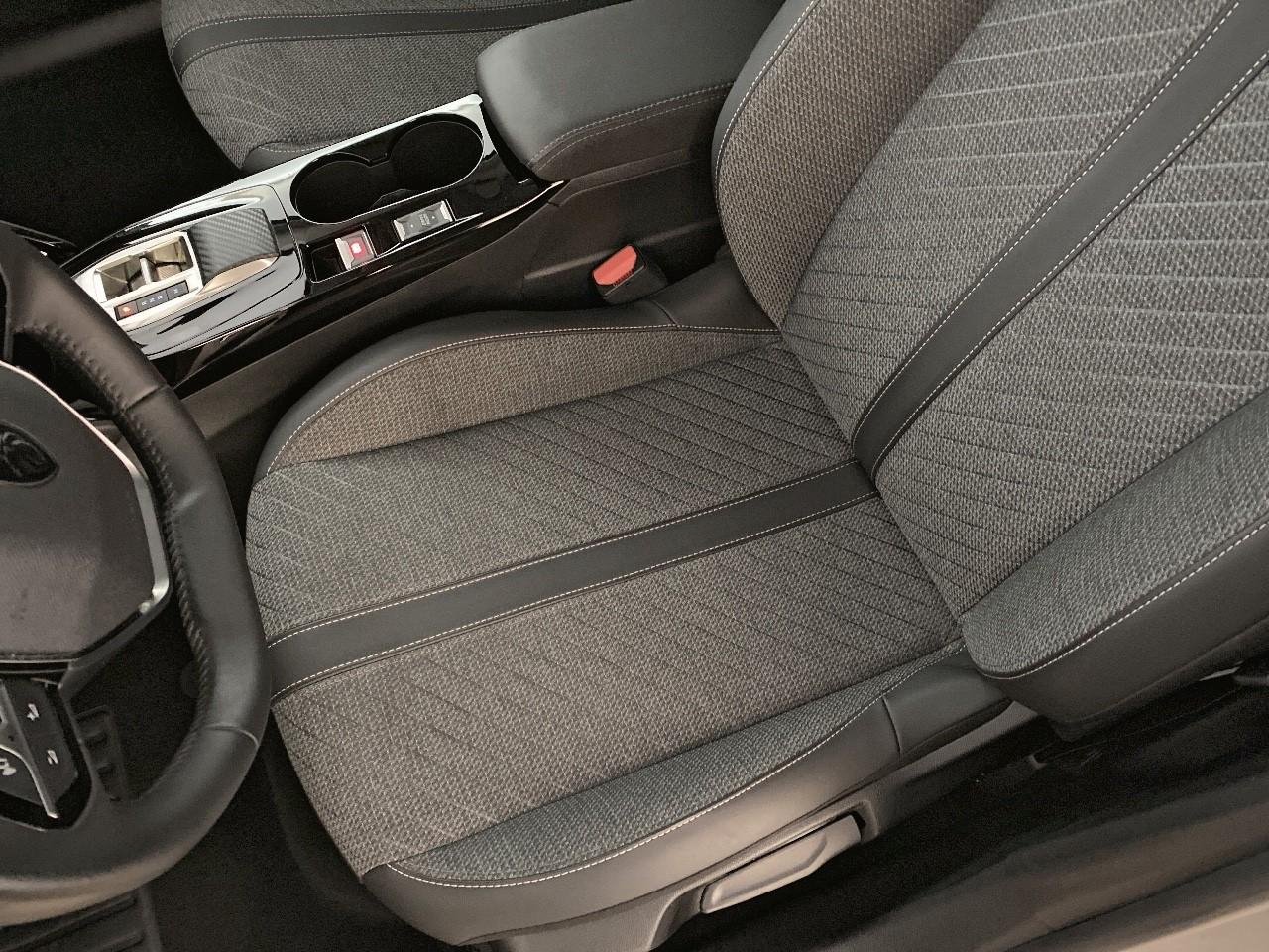 Peugeot 208 hybrid 110 ch e-dcs6 allure — photo 9