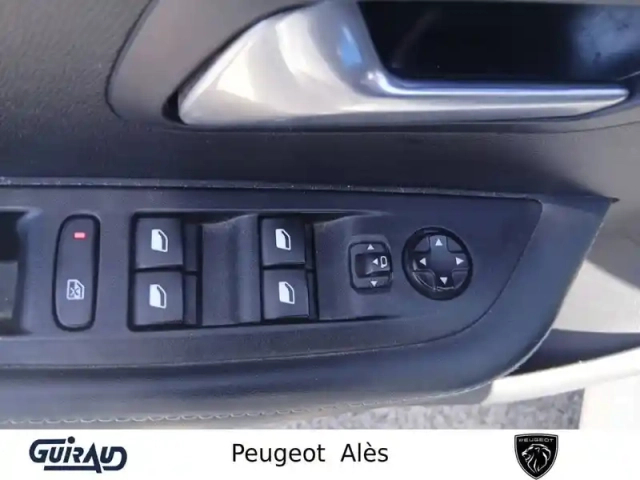 Peugeot 208 electrique 50 kwh 136ch — photo 12