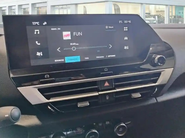 Citroën C4 x hybride 136 ch e-dcs6 plus — photo 11