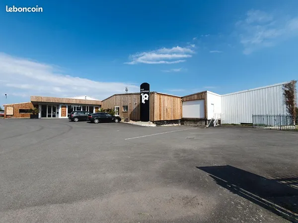 Local commercial 8380 m² PRECEY