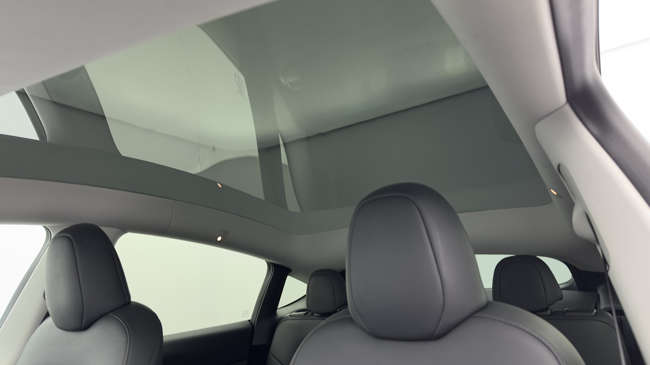 Tesla MODEL Y Standard RWD — photo 29