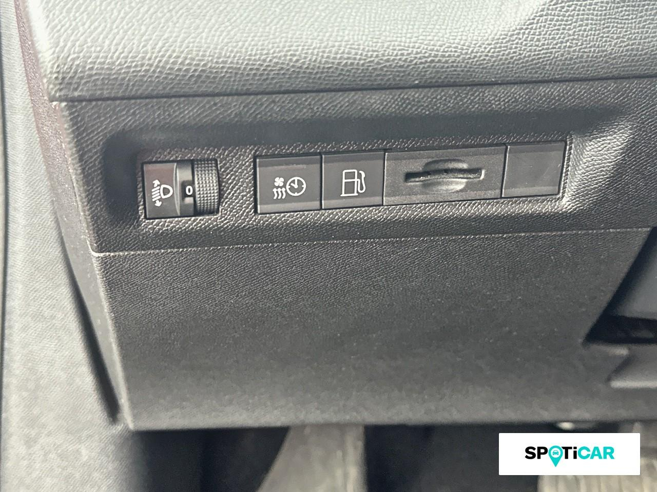 Peugeot 308 nouvelle 308 berline allure pack hybrid 180 e-eat8 — photo 19
