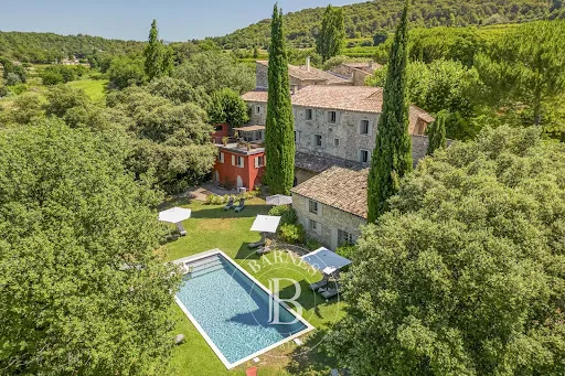 Propriété 26 pièces 540 m²