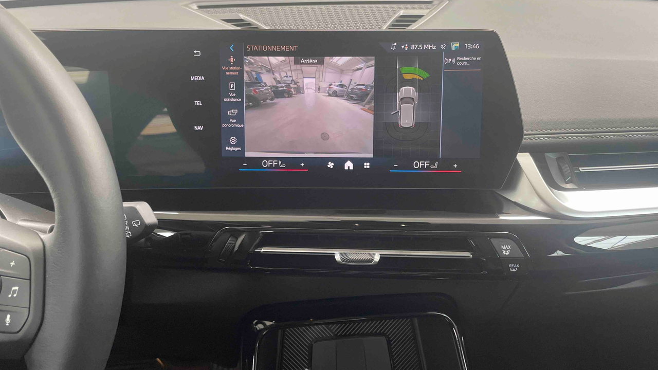BMW iX1 eDrive20 — photo 22