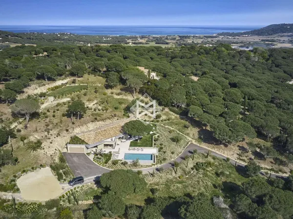 Villa 6 pièces 280 m²
