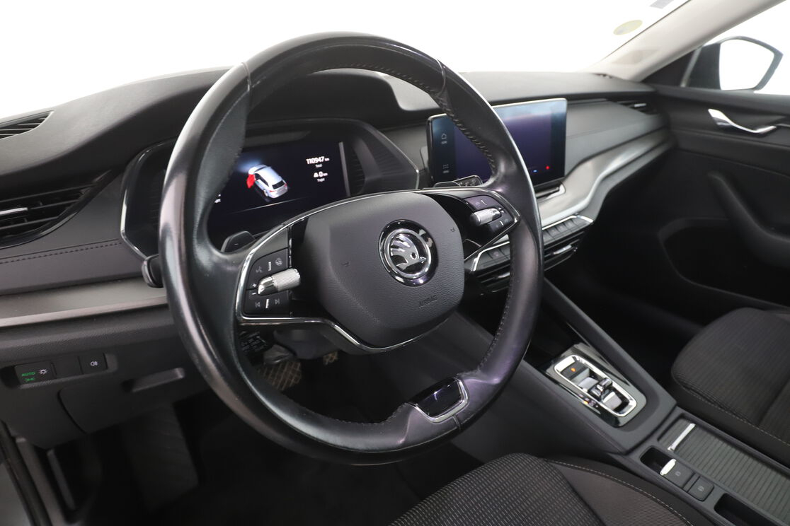 Skoda Octavia Combi 2.0 TDI SCR Business DSG7 — photo 10