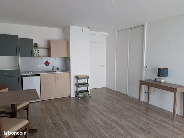 Appartement 2 pièces 41m2 - République - étage 3/5
