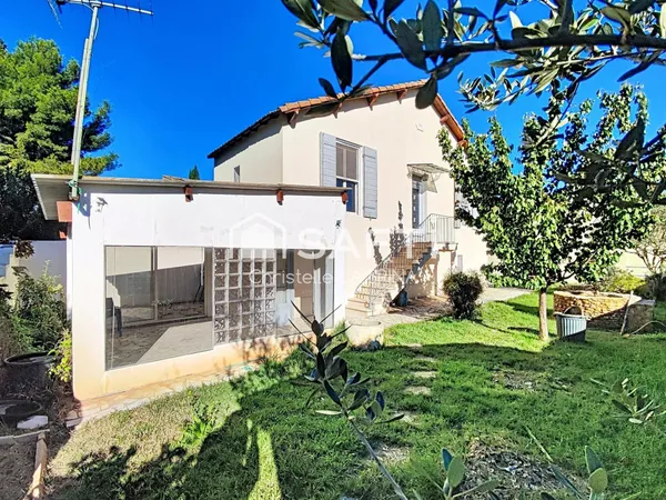 Maison avec garage et jardin - Arles