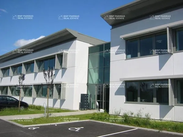 Bureau 328 m²