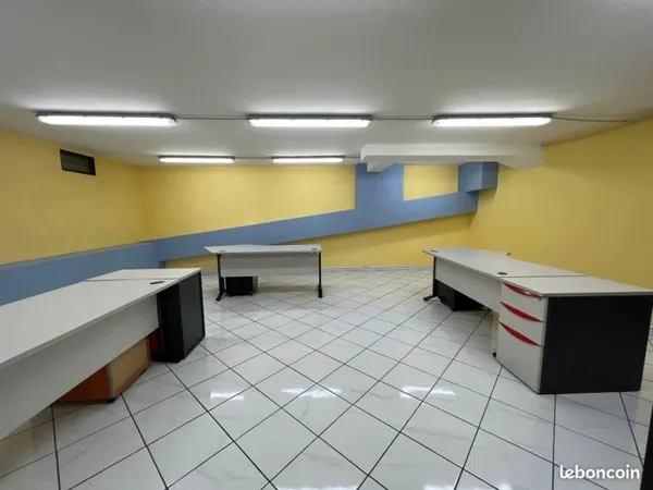 Commerce santé 60 m²