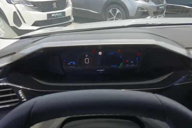 Peugeot 308 hybrid 145 e-dcs6 — photo 17
