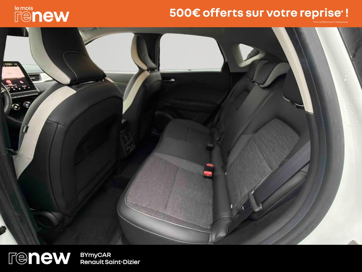 Renault Captur mild hybrid 160 EDC — photo 12