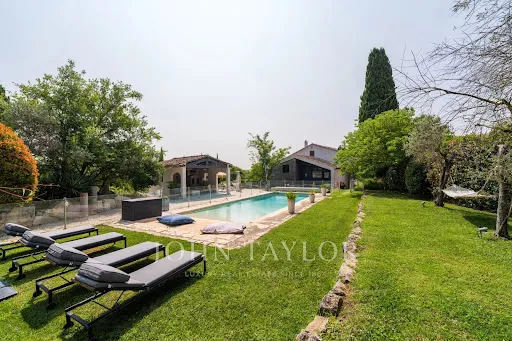 Maison 7 pièces 270 m²