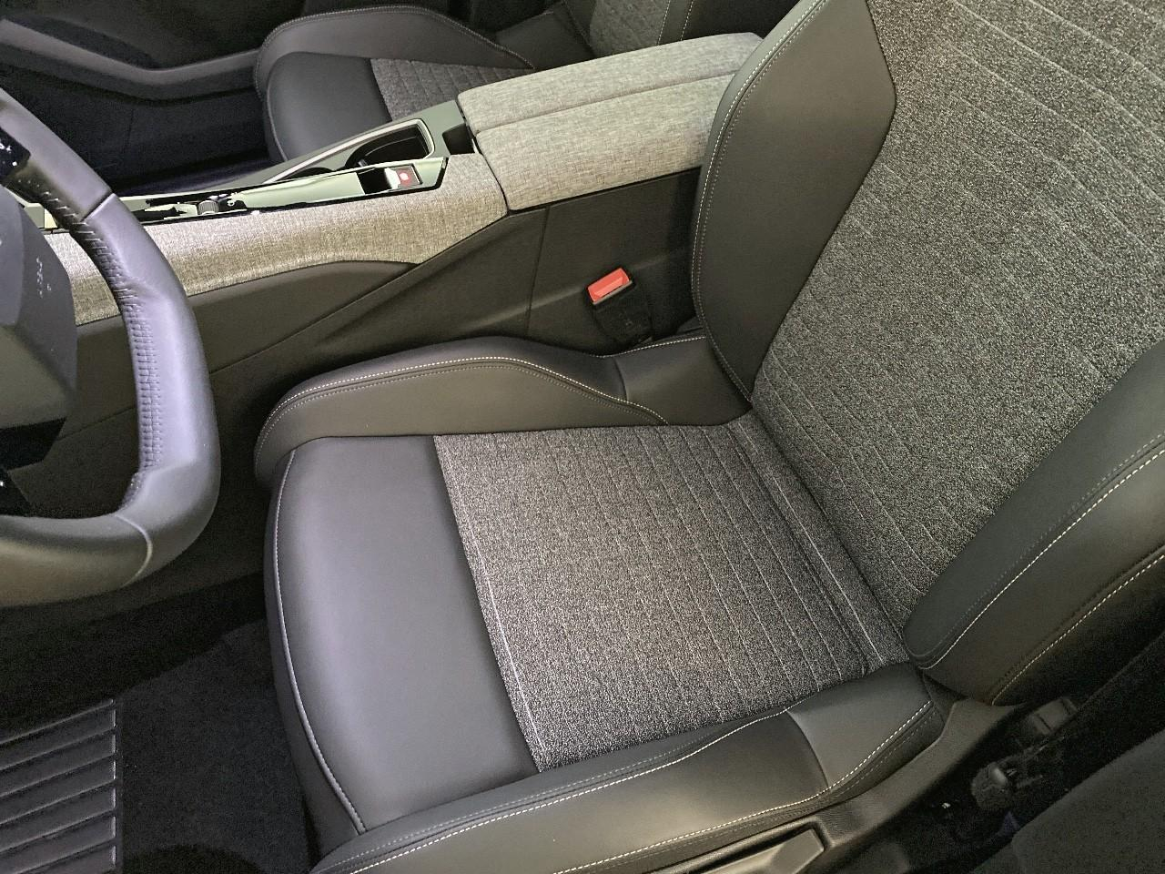 Peugeot 3008 electrique 210 ch 73 kwh allure — photo 9